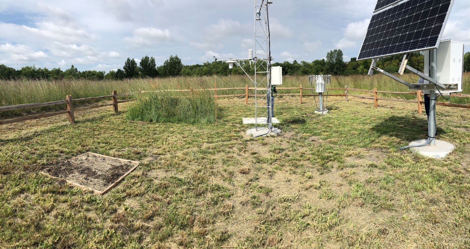 Photo of a mesonet station in South Dakota.