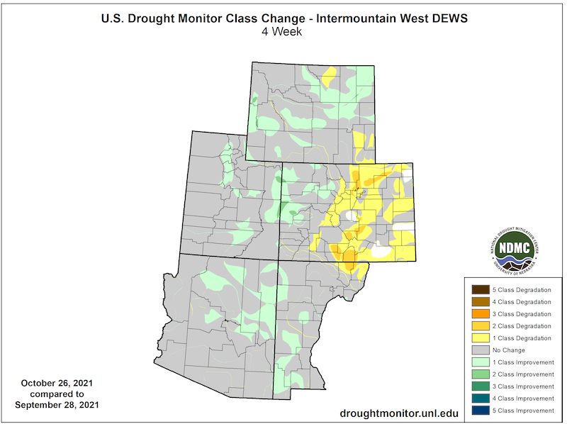 U.S. Drought Monitor 4-week change map for Arizona, Colorado, New Mexico, Utah, and Wyoming, from September 28 to October 26, 2021. Arizona, southwest Colorado and New Mexico have seen a 1-category improvement. Colorado and Wyoming have seen a 1-2 category degradation.