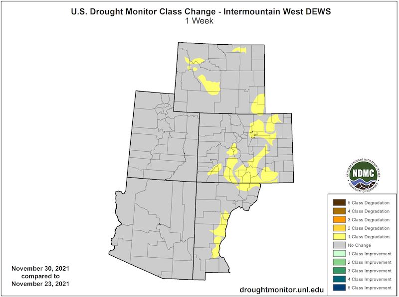 U.S. Drought Monitor 4-week change map for Arizona, Colorado, New Mexico, Utah, and Wyoming, from September 28 to November 30, 2021. Eastern Colorado, southeast Wyoming and northern New Mexico have seen a 1-2 category degradation.