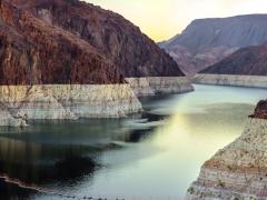 Record low water level at Lake Mead near Las Vegas (2022). Photo credit: SignMedia, Shutterstock.